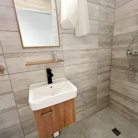 Holiday home Paradise - 10min Des Plages - Jardin - Wifi - Clim Perpignan