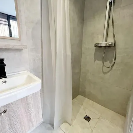 Holiday home Paradise - 10min Des Plages - Jardin - Wifi - Clim